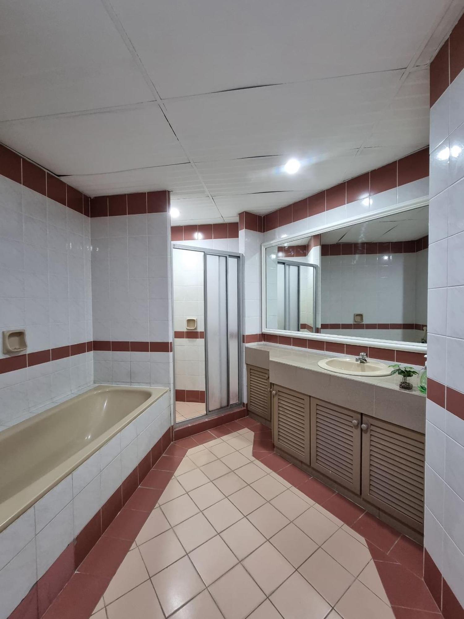 Cozzzy Hut Riverbank Suites Kuching With Spectacular River View Exterior foto