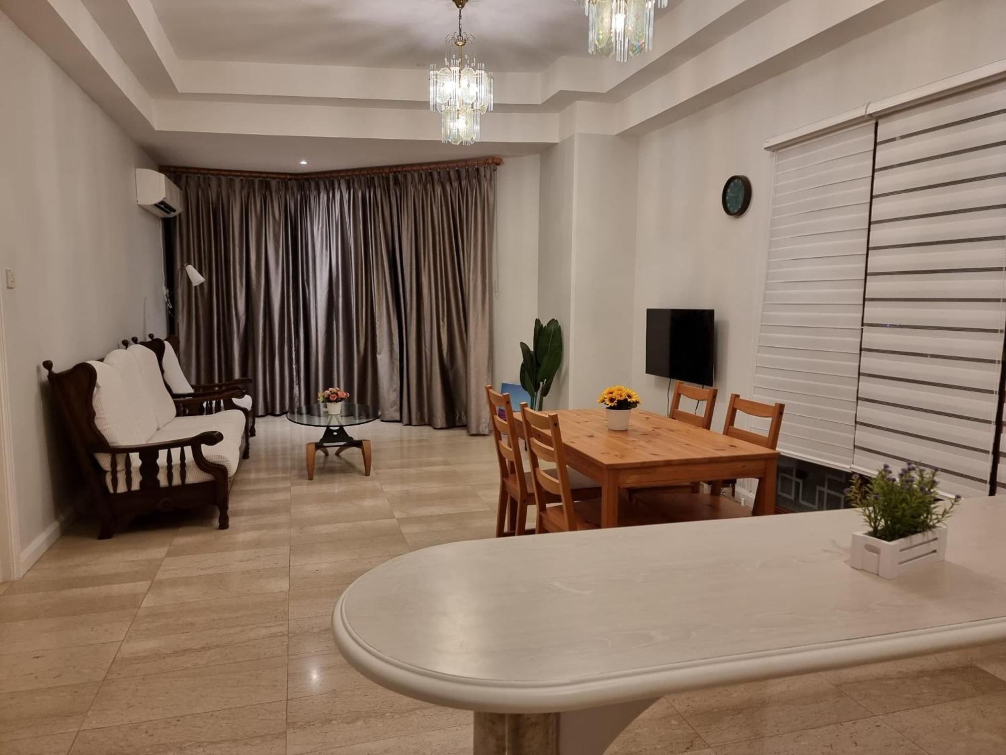 Cozzzy Hut Riverbank Suites Kuching With Spectacular River View Exterior foto