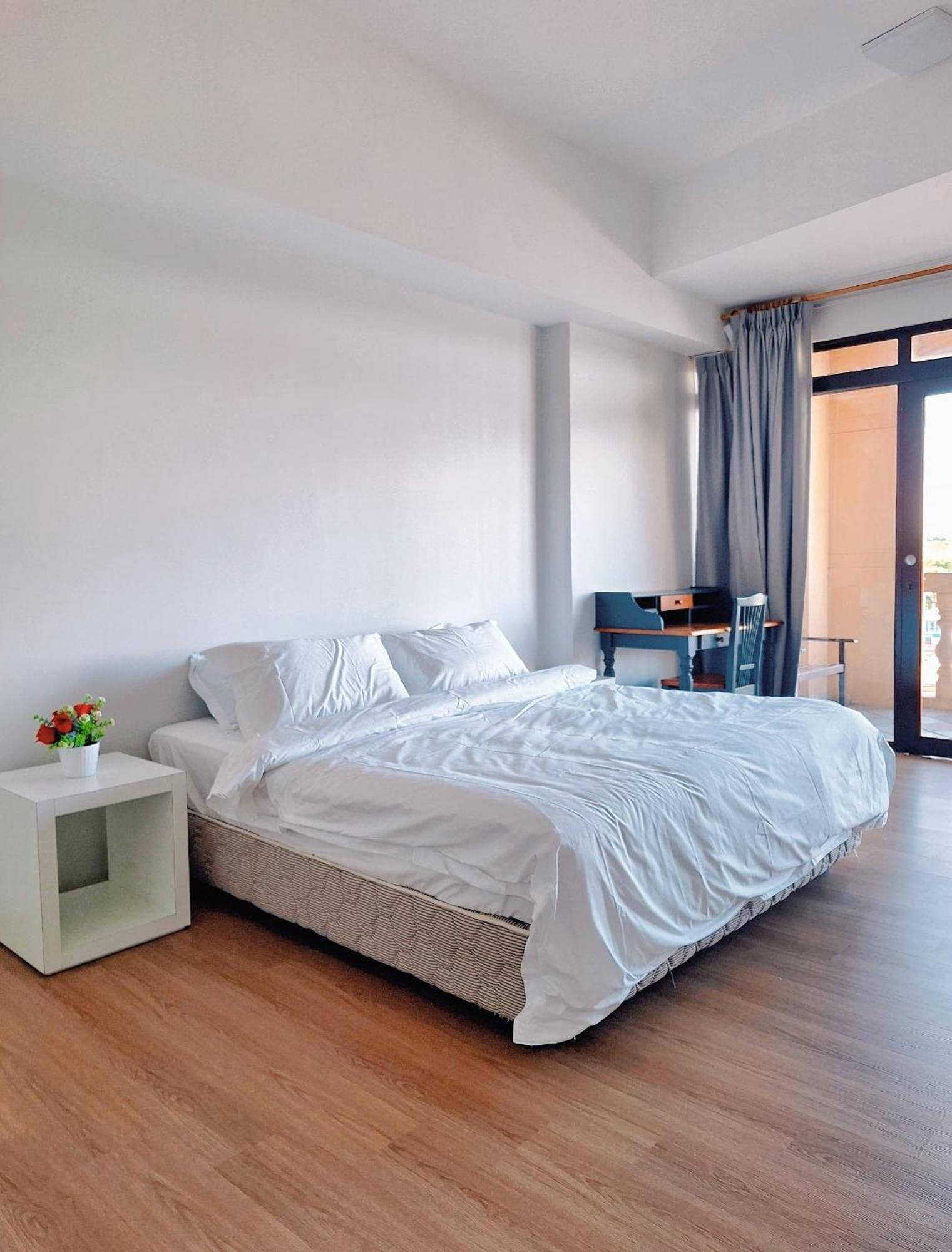 Cozzzy Hut Riverbank Suites Kuching With Spectacular River View Exterior foto